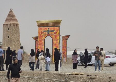 تمرین نمایش سروهای سهی به تعداد ۱۵۰ نفر از هنرمندان خطه ترشیز