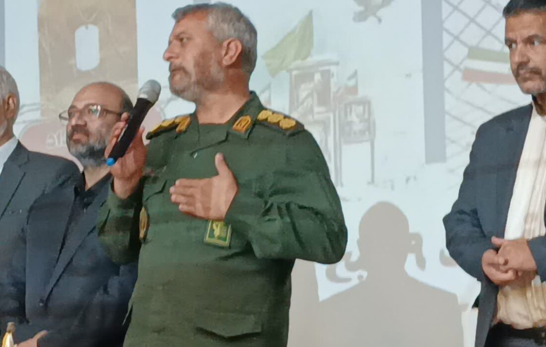 ونمایی از ۴ عنوان کتاب همزمان با هفته دفاع مقدس در کاشمر صورت گرفت